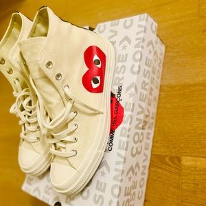 Comme Des garçon sz 12 men cream and red